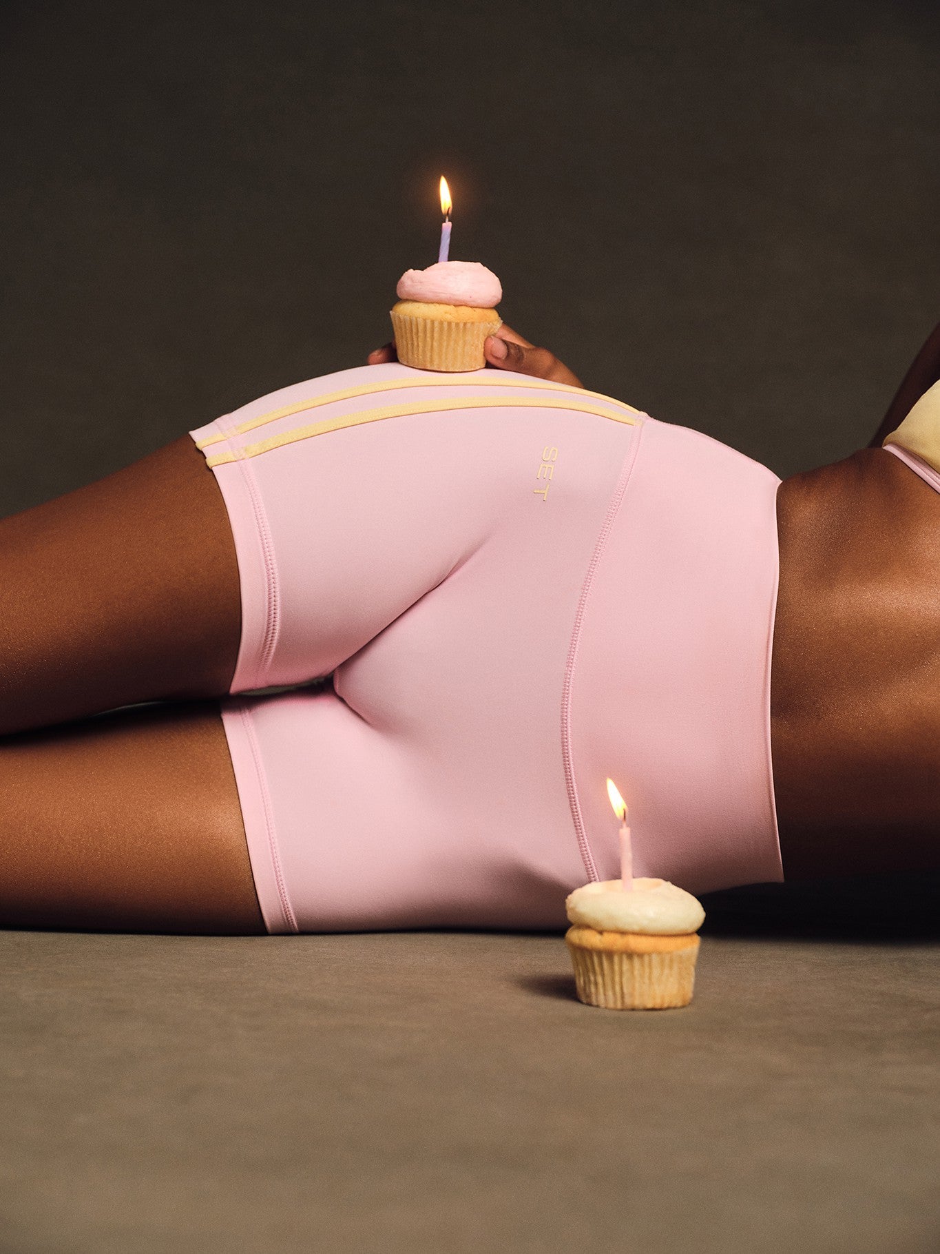 SET ACTIVE Outlet | BREATHE 1.0 DUO STRIPE SHORTS - TAFFY