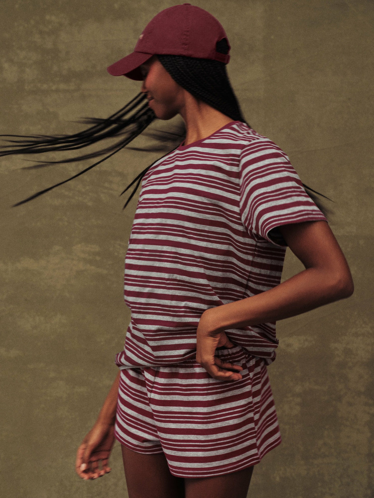 SET ACTIVE US | CLASSIC COTTON DAILY STRIPE BOYFRIEND TEE - SEPIA