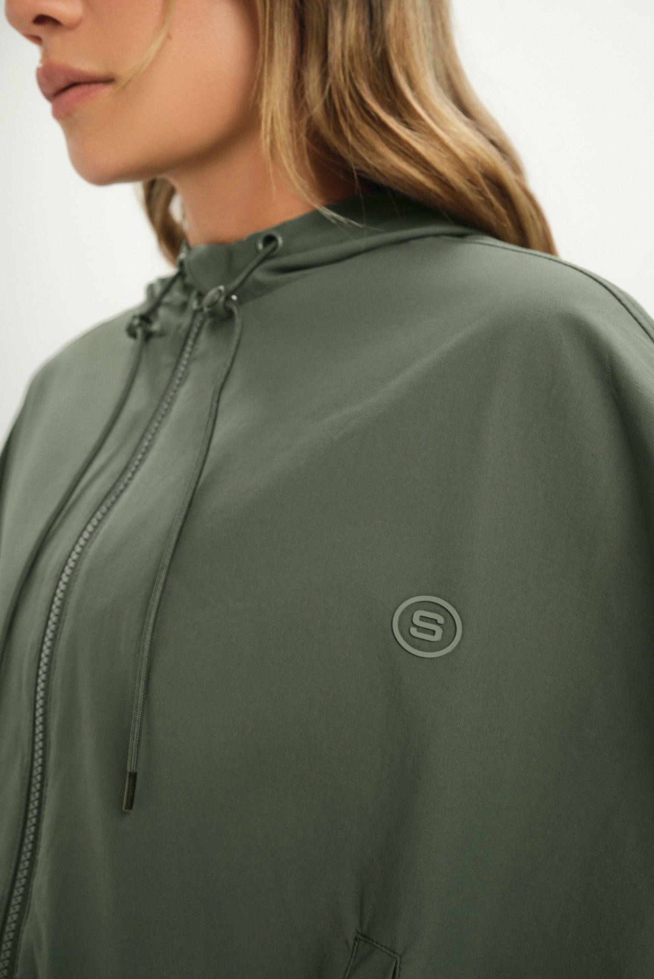 SET ACTIVE For Sale | NYLON TRACK CINCHED WINDBREAKER - GROTTO