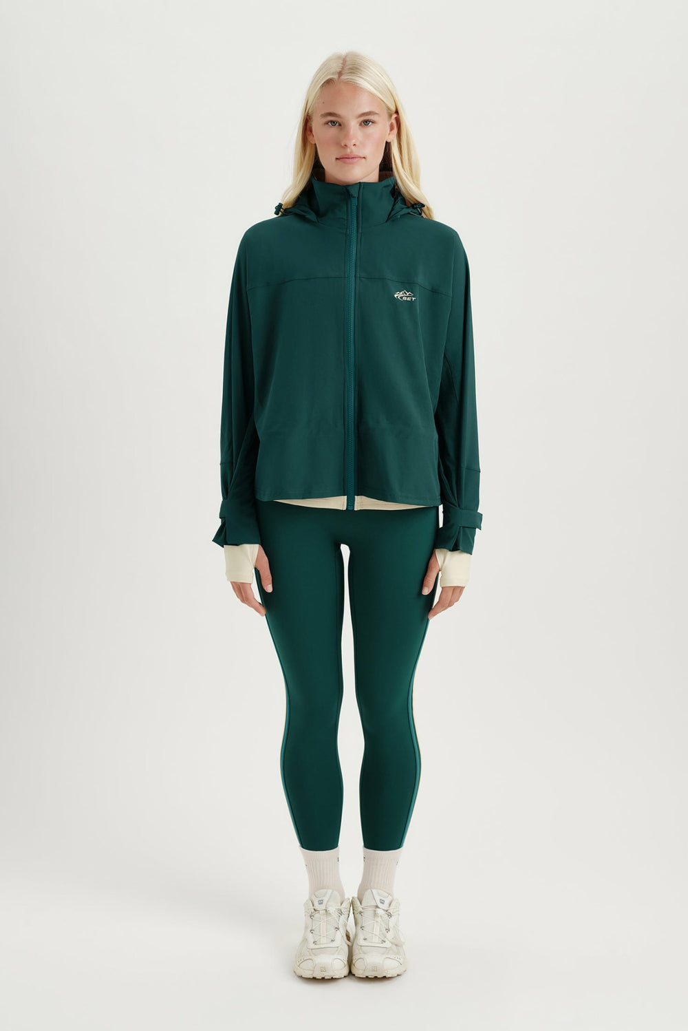 SET ACTIVE Online | NYLON DUET CINCHED WINDBREAKER - PEAK