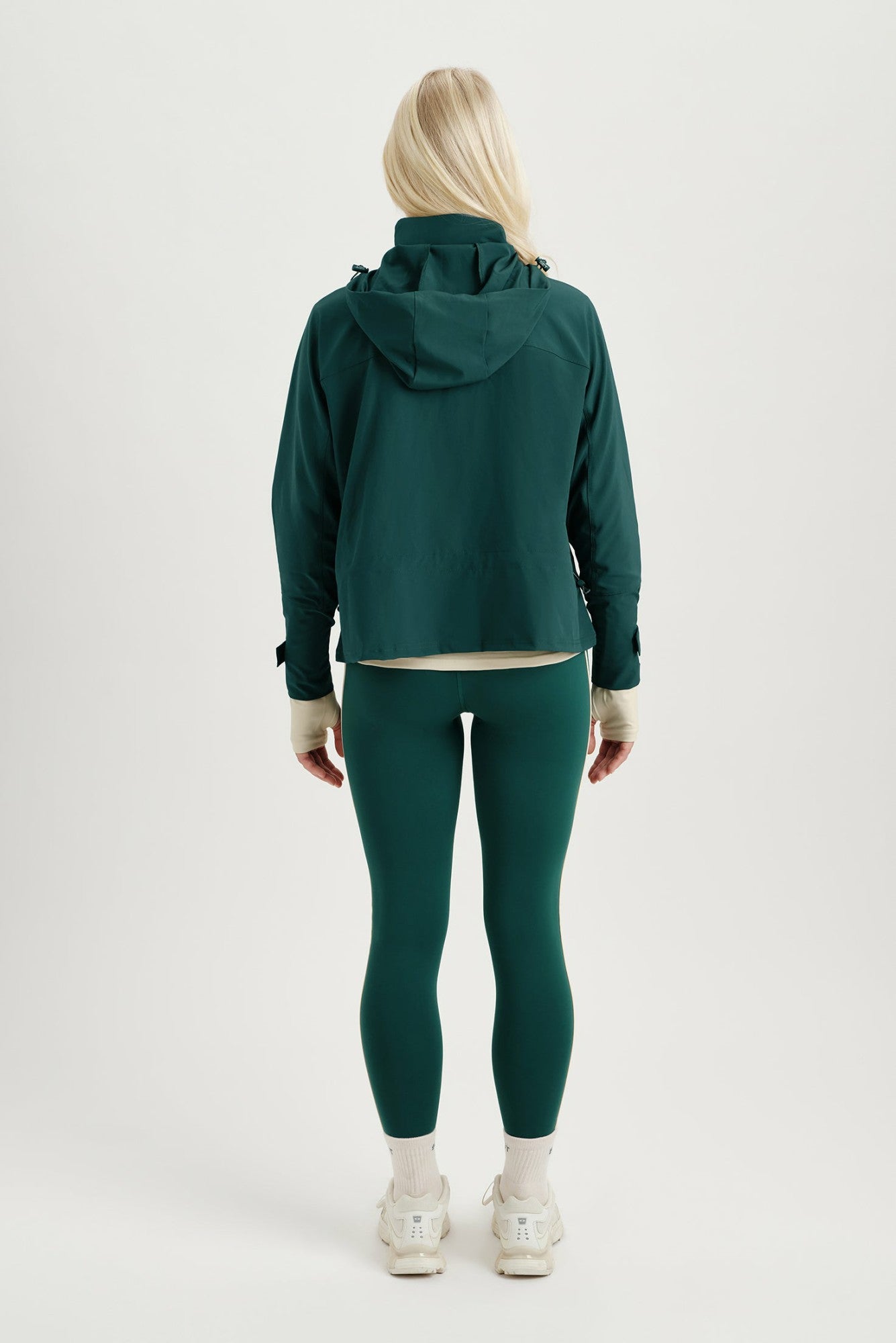 SET ACTIVE Online | NYLON DUET CINCHED WINDBREAKER - PEAK