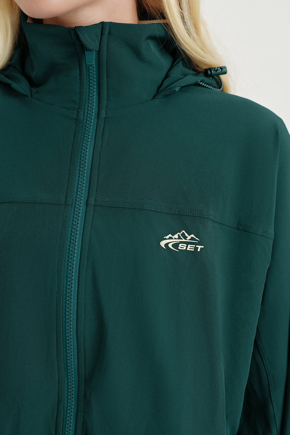 SET ACTIVE Online | NYLON DUET CINCHED WINDBREAKER - PEAK