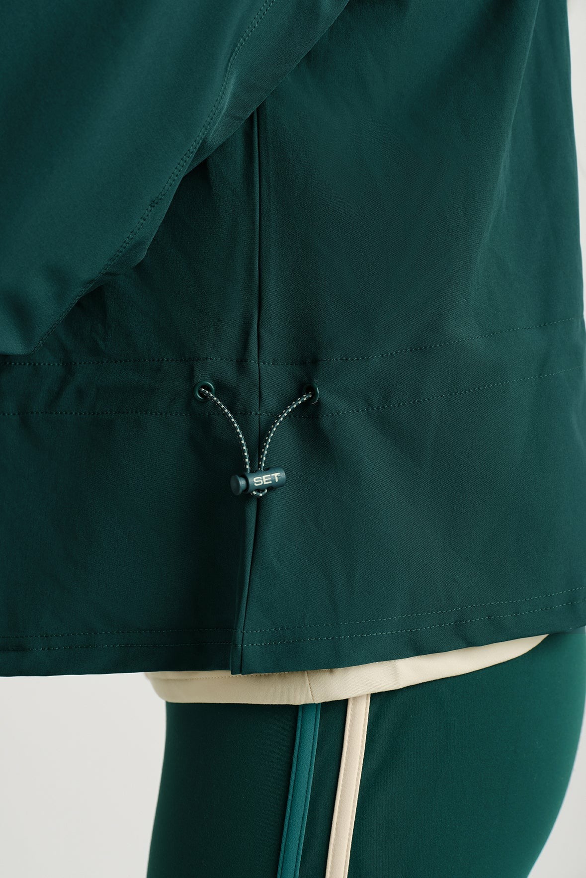 SET ACTIVE Online | NYLON DUET CINCHED WINDBREAKER - PEAK