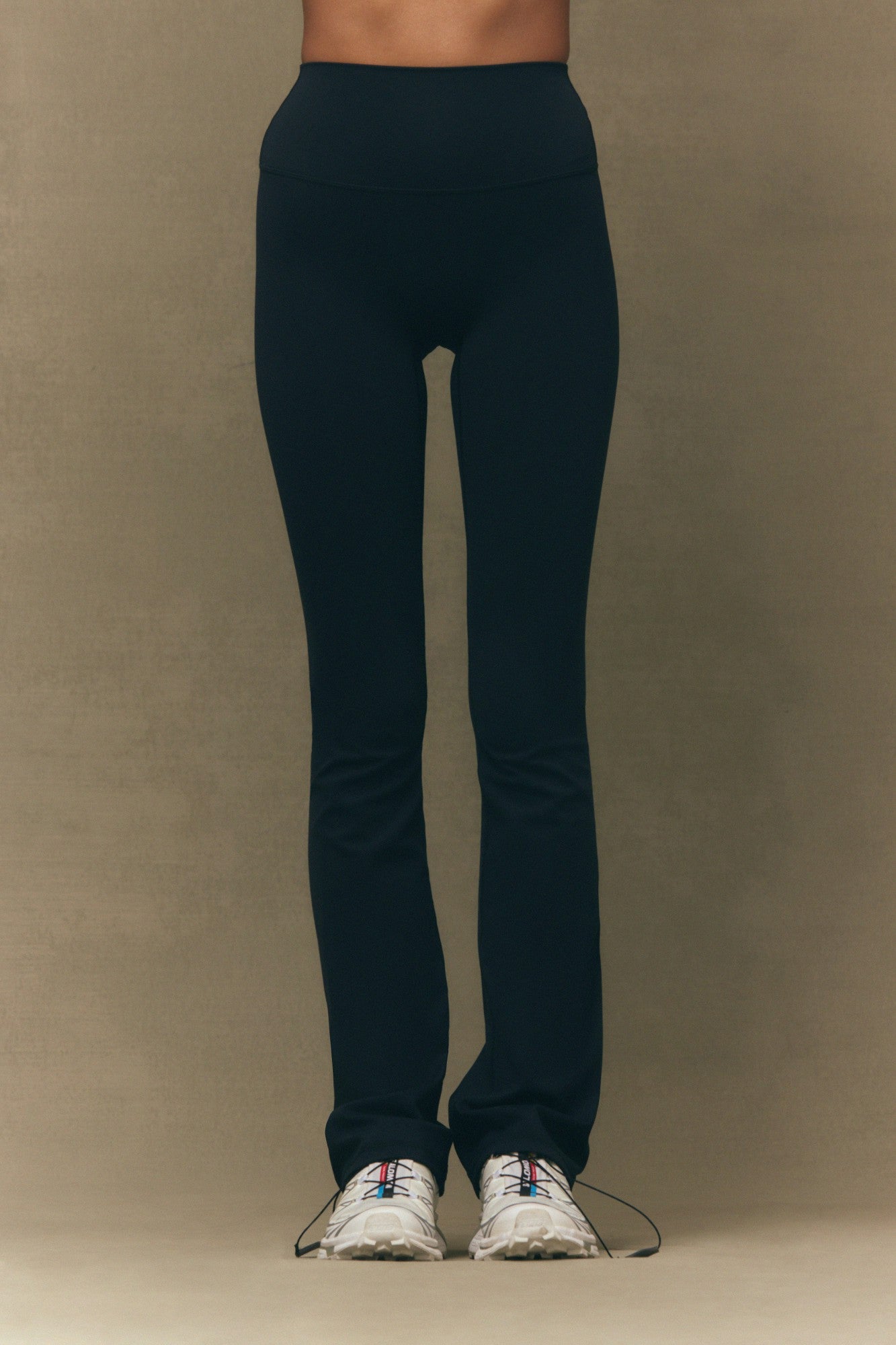 SET ACTIVE US | LUXFORM® LUX STRAIGHT HIGH-RISE LEGGINGS - ONYX