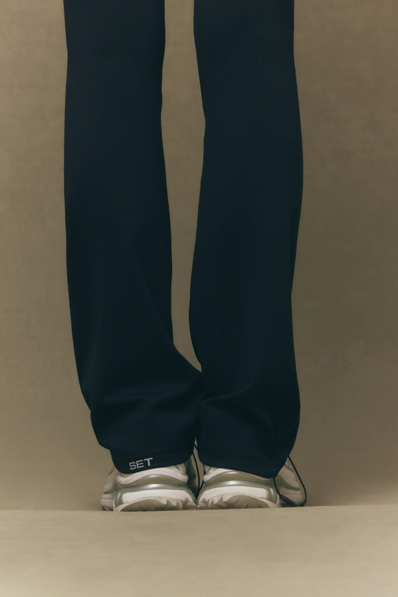 SET ACTIVE US | LUXFORM® LUX STRAIGHT HIGH-RISE LEGGINGS - ONYX