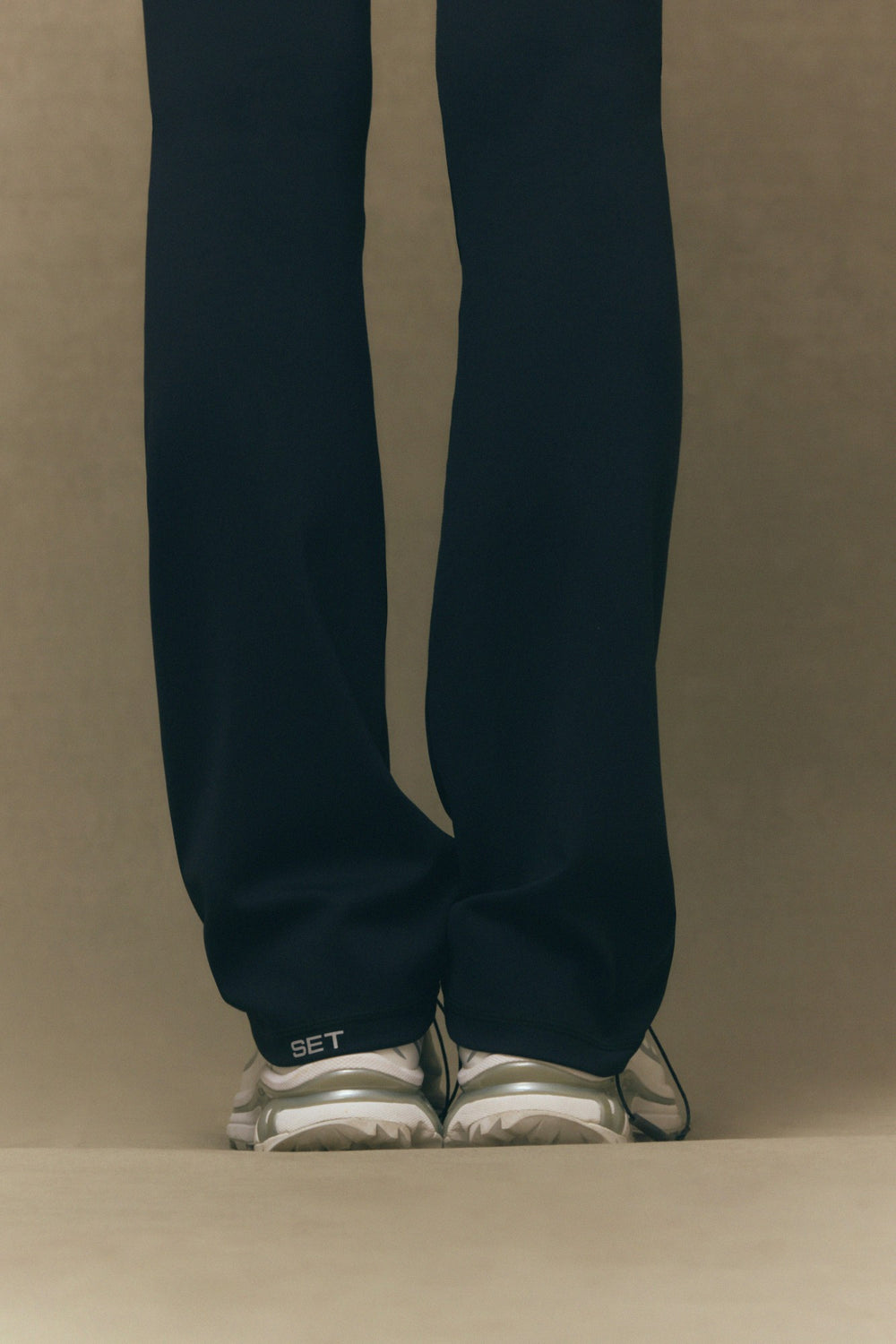 SET ACTIVE US | LUXFORM® LUX STRAIGHT HIGH-RISE LEGGINGS - ONYX
