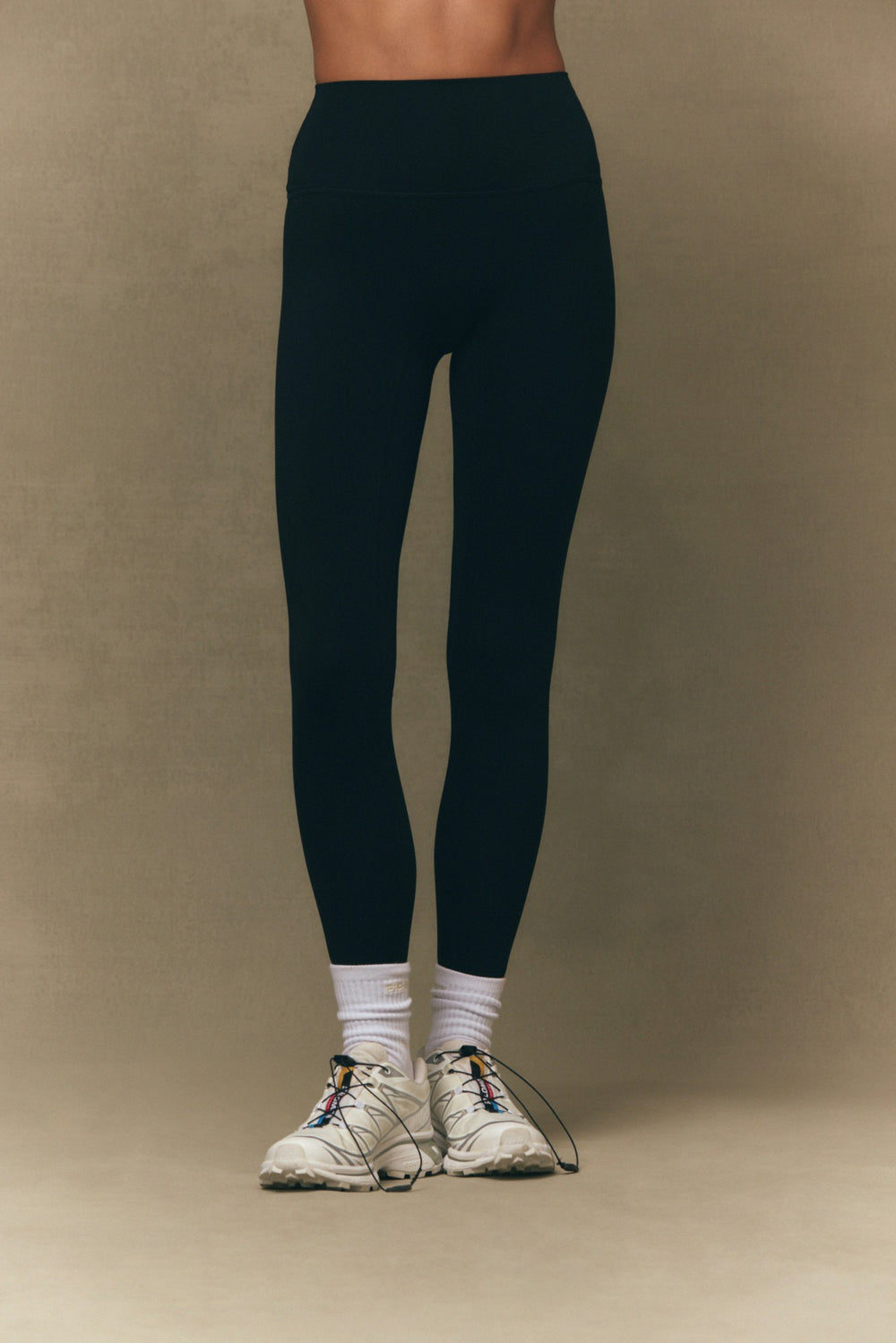 SET ACTIVE Outlets | SPORTBODY® SPORTY HIGH-RISE LEGGINGS - ONYX