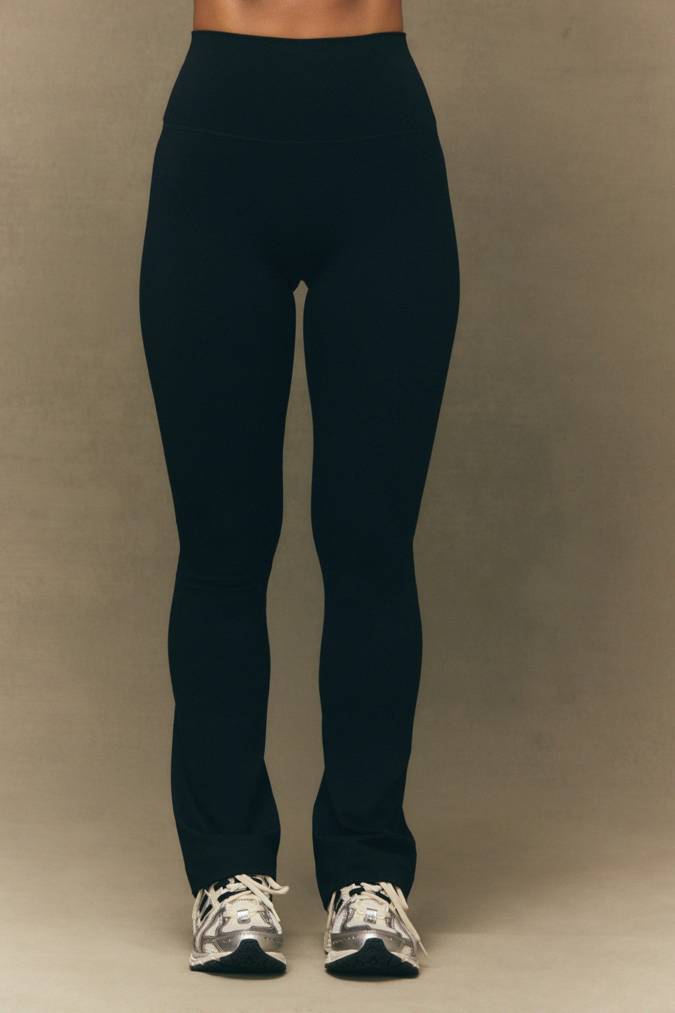 SET ACTIVE Discount | SPORTBODY® SPORTY STRAIGHT HIGH-RISE LEGGINGS - ONYX
