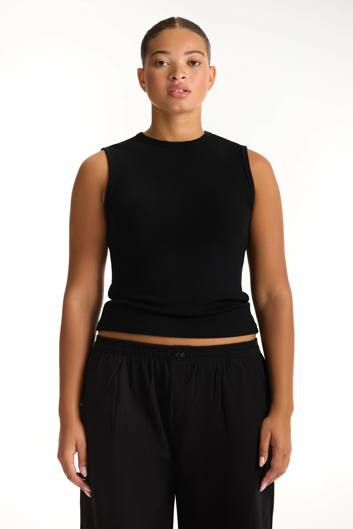SET ACTIVE Online | RIBBED MODAL BODY MUSCLE TANK - ONYX