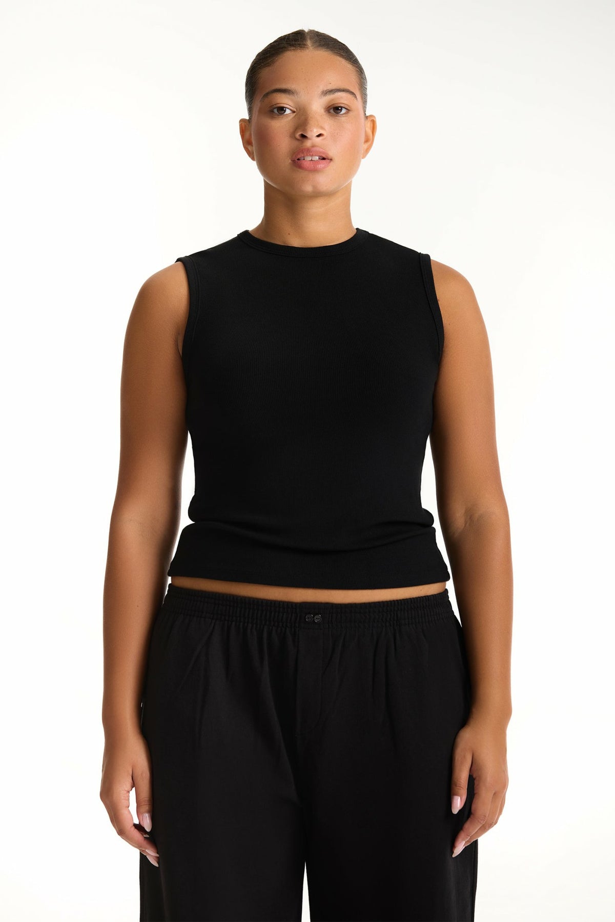 SET ACTIVE Online | RIBBED MODAL BODY MUSCLE TANK - ONYX