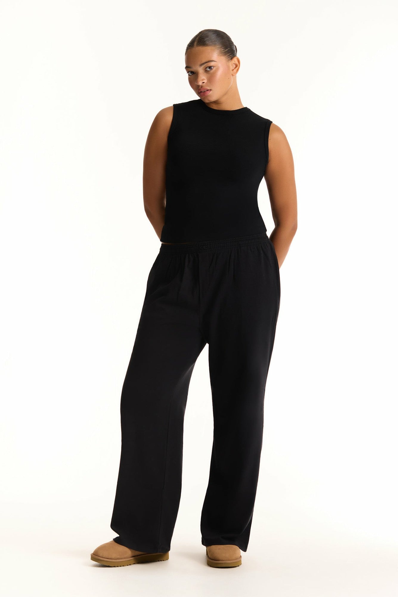 SET ACTIVE Online | RIBBED MODAL BODY MUSCLE TANK - ONYX