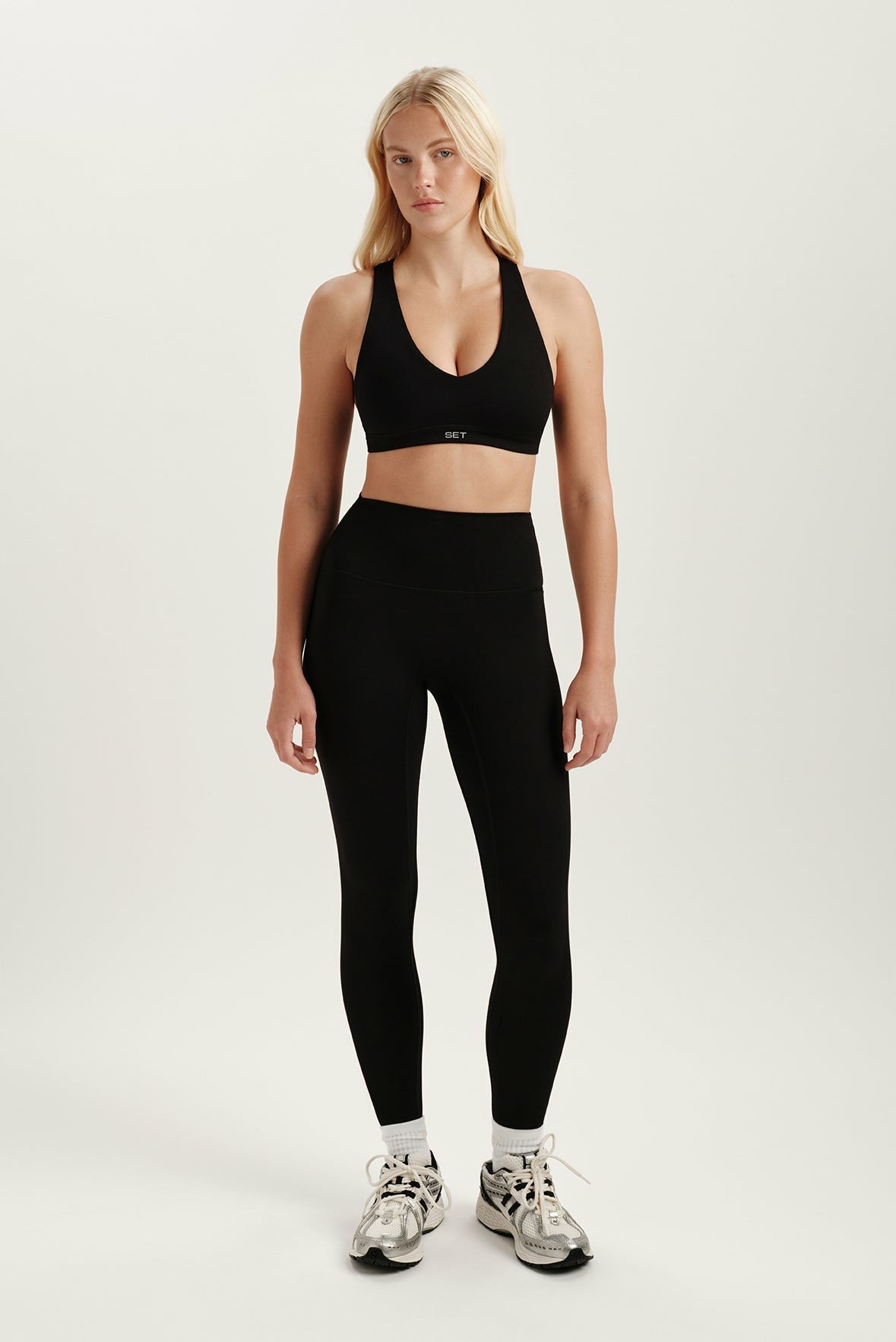SET ACTIVE Outlets | SPORTBODY® SPORTY VAULT BRA - ONYX