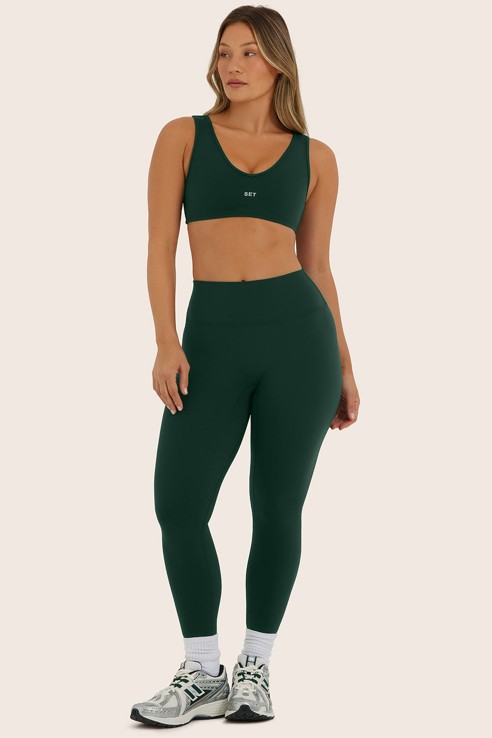 SET ACTIVE US | SPORTBODY® SPORTY MID-RISE LEGGINGS - BEETLE