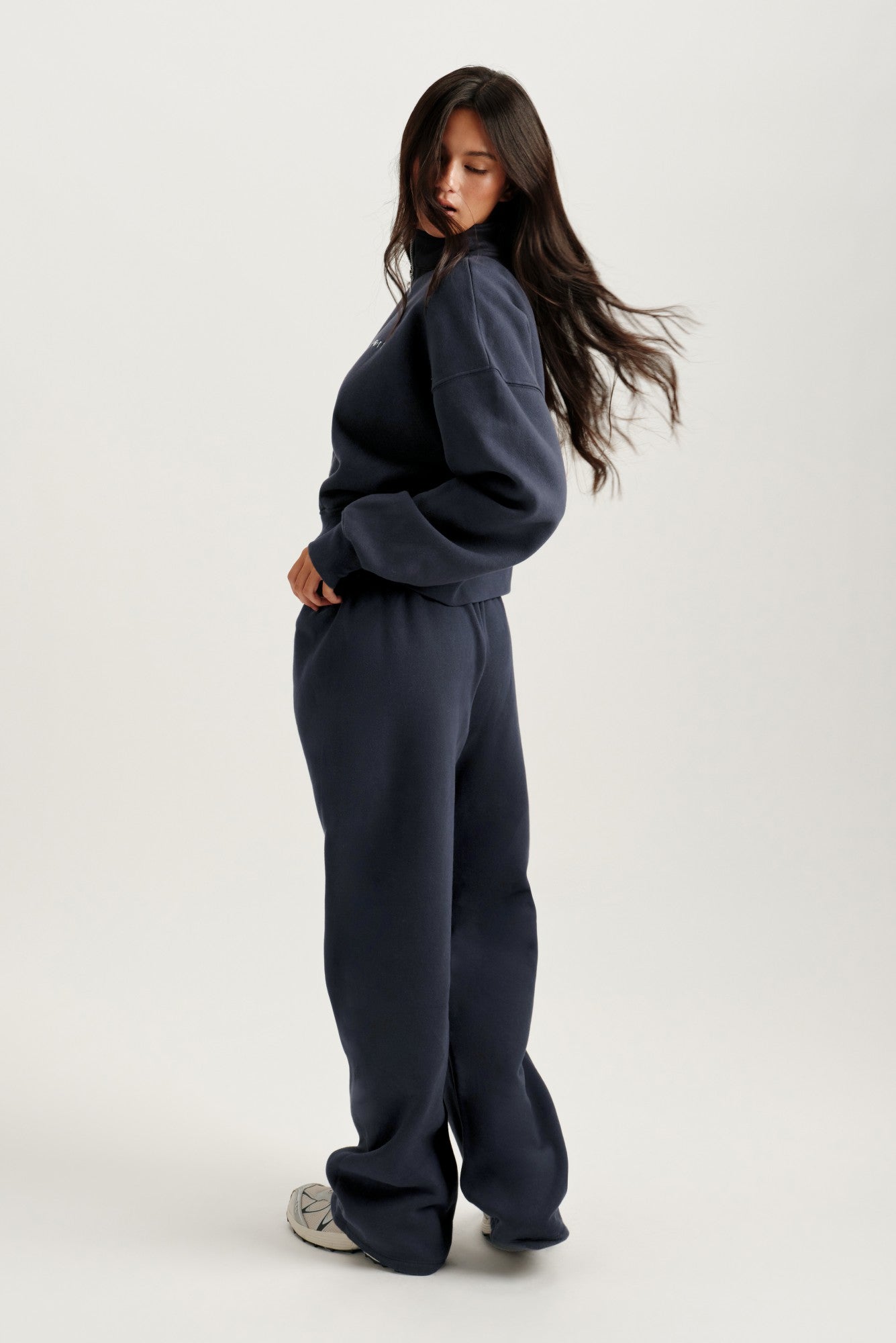 SET ACTIVE Online | MIDWEIGHT SWEATS STAPLE STRAIGHT LEG SWEATPANTS - INDIGO