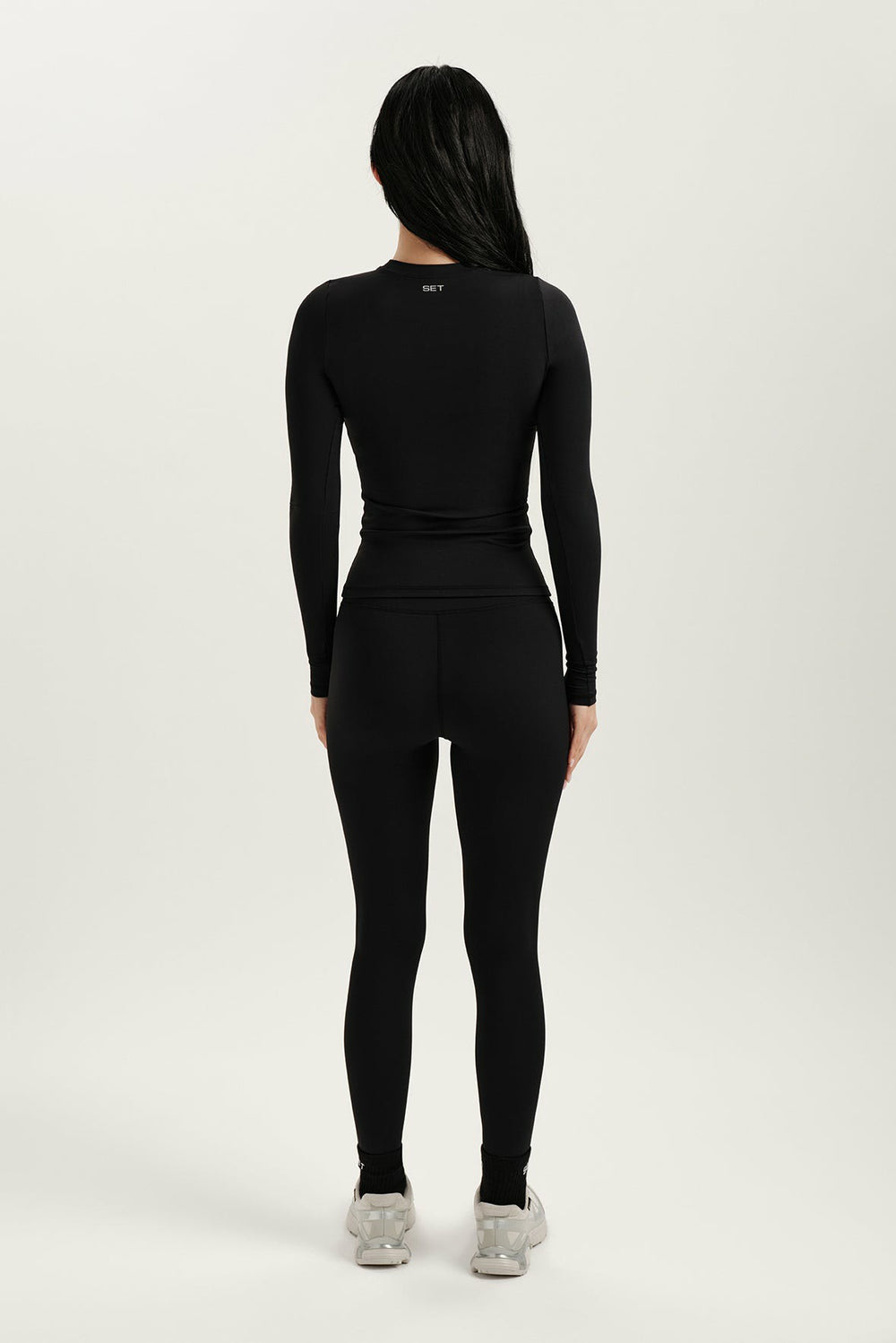 SET ACTIVE Outlets | BREATHE 1.0 LONG SLEEVE - ONYX
